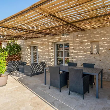 Garrigue - Cassandra Tavel